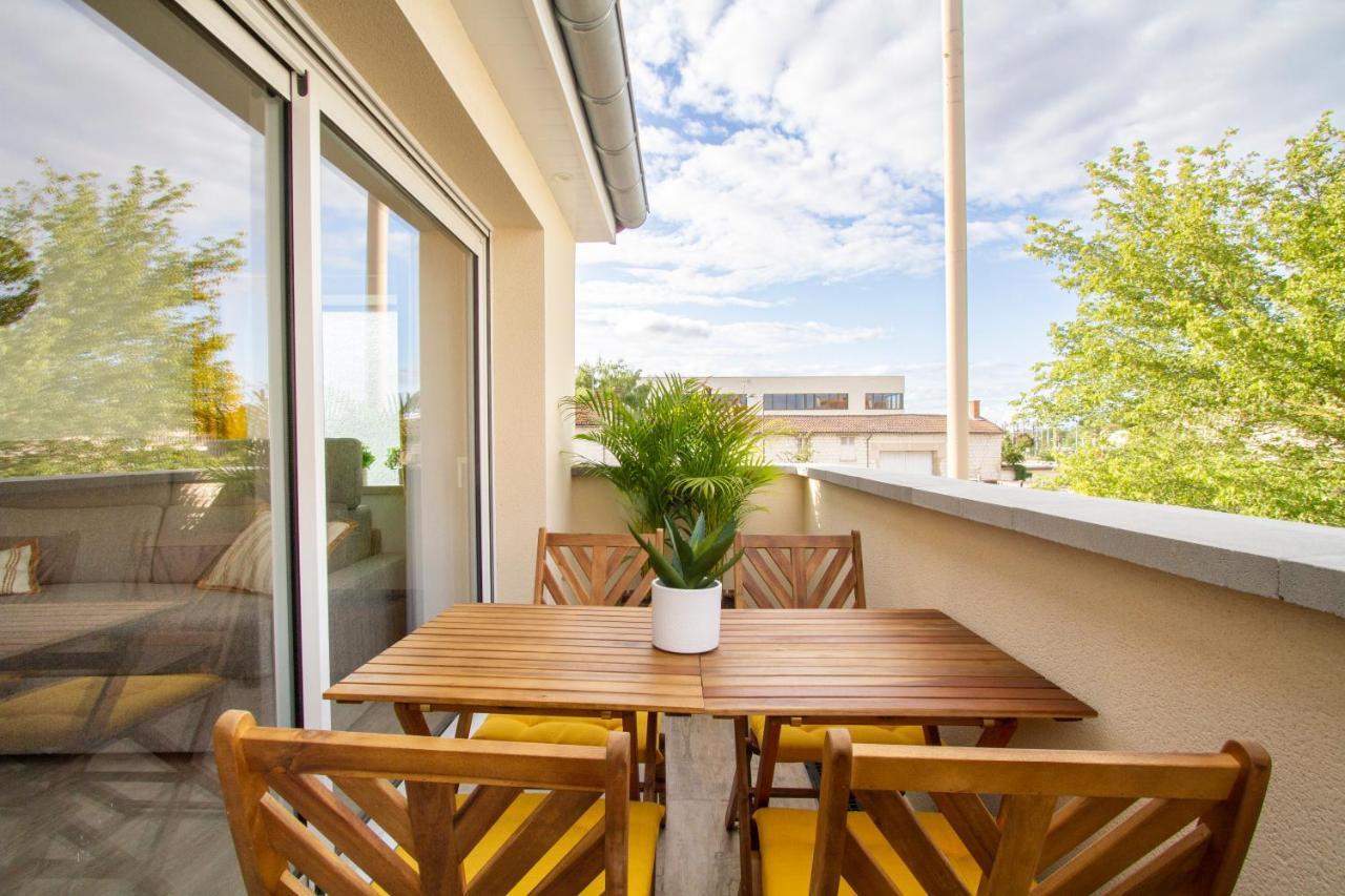 Soleil D'Ete - Netflix & Wifi - Balcon - Climatisation - Parking Gratuit - Check-In 24H24 - Emplacement Velos - Goodmarning ชาลงส์-อ็อง-ชองปาญ ภายนอก รูปภาพ