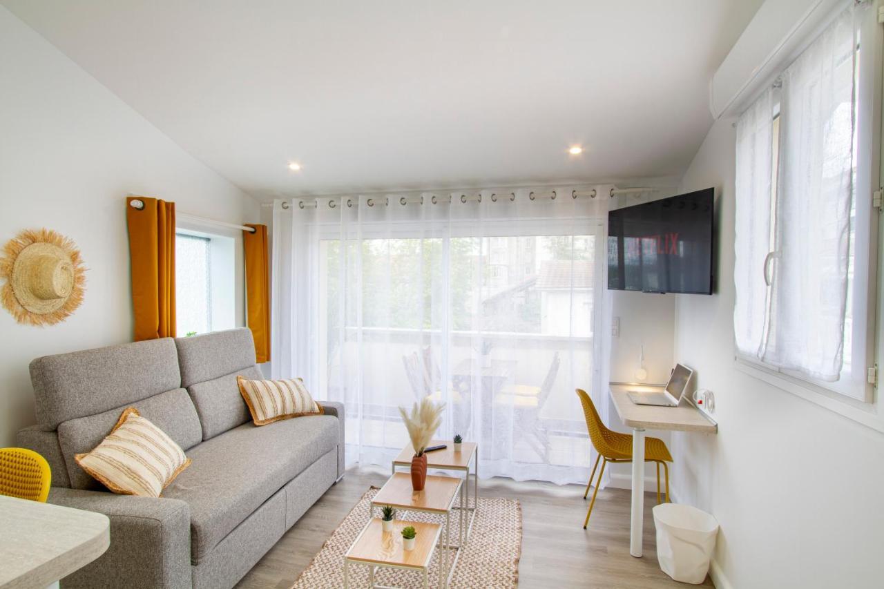 Soleil D'Ete - Netflix & Wifi - Balcon - Climatisation - Parking Gratuit - Check-In 24H24 - Emplacement Velos - Goodmarning ชาลงส์-อ็อง-ชองปาญ ภายนอก รูปภาพ
